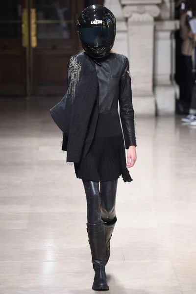 Look 34